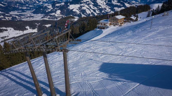 Unsere Rübezahl-Hütte befindet sich direkt neben der Gondelbahn